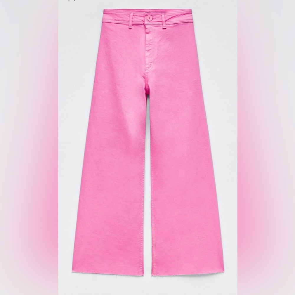 Hot pink high rise, wide leg jeans. Never worn before